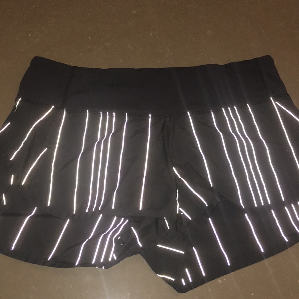 Lululemon speed shorts size 4 2-way stretch